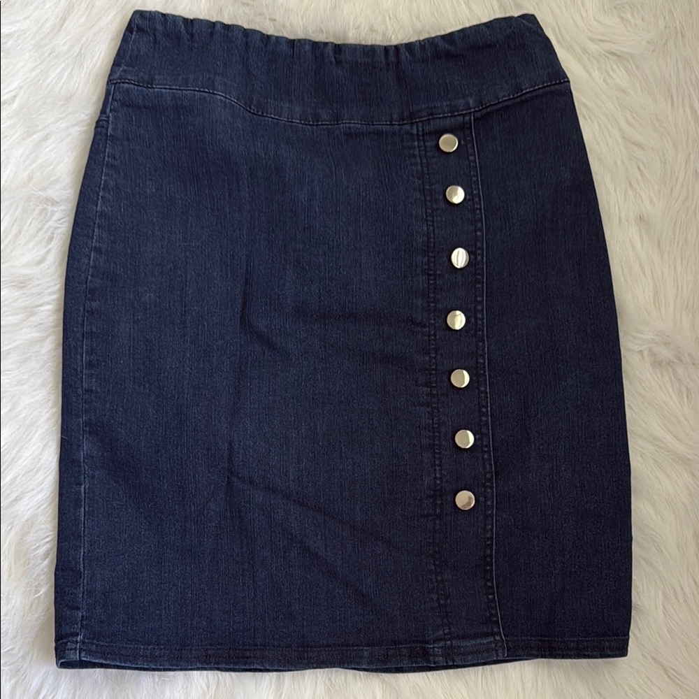 Denim Button-Front Skirt very stretchy